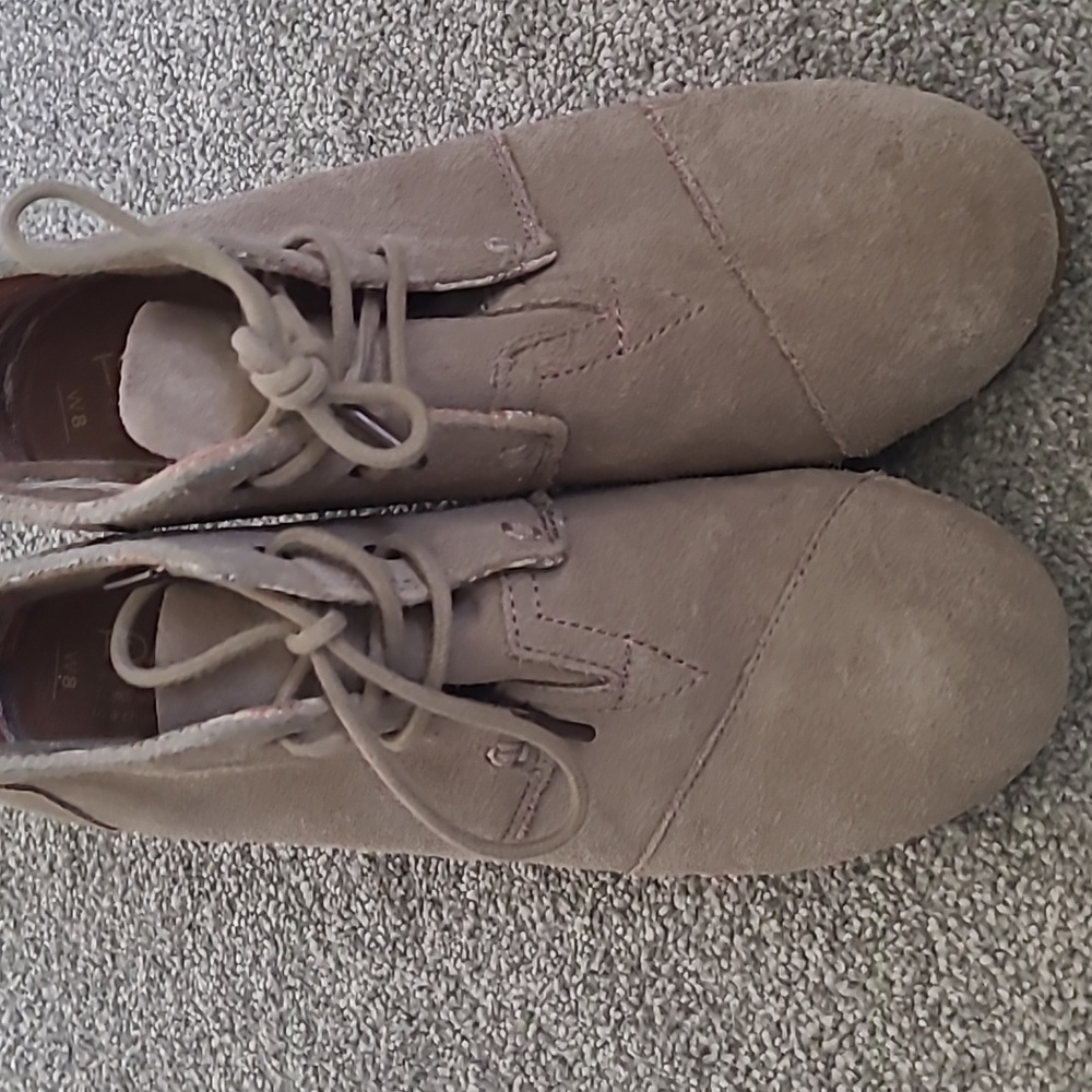 Tom's suede wedge booties